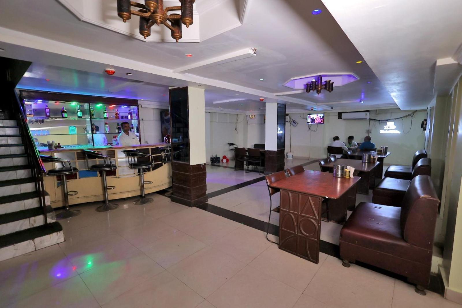 Hotel Paradise Kanpur Exterior photo