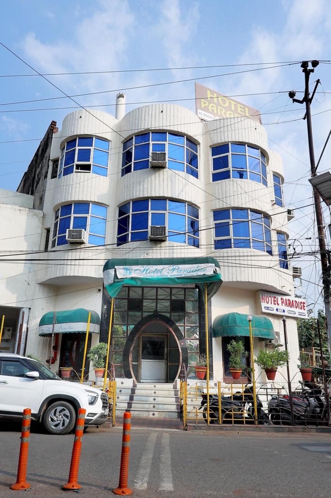 Hotel Paradise Kanpur Exterior photo