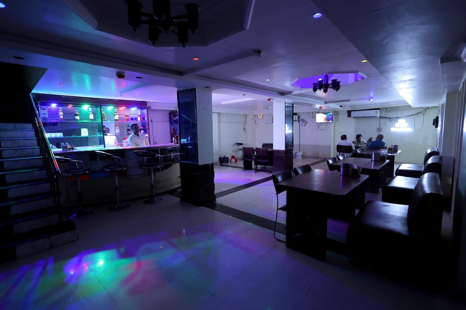 Hotel Paradise Kanpur Exterior photo